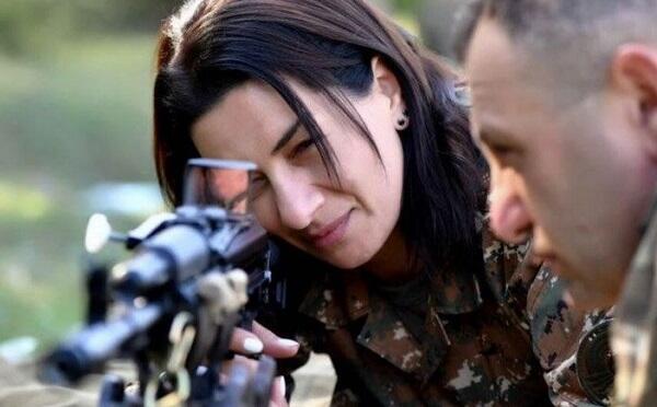 Oğlu döyüşdə ölən erməni jurnalistdən Anna Akopyana: