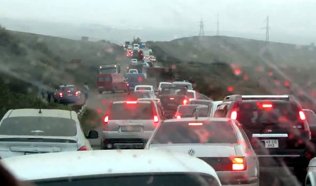 Ermənilər Xankəndidən kütləvi qaçırlar – VİDEO