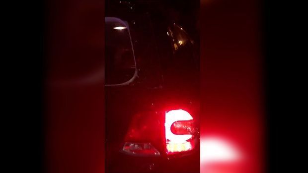 Протестующие избили спикера парламента Армении - ВИДЕО