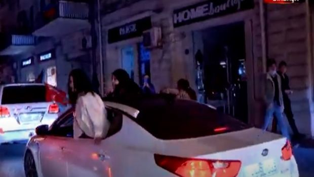 Жители Баку радуются победе – ПРЯМОЙ ЭФИР