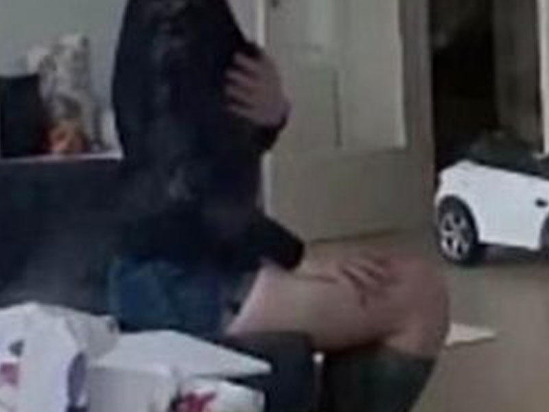 Evə gizli kamera qoyan qadın dəhşətə gəldi - Ərindən gözlənilməz hərəkət - FOTO