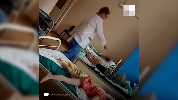 Uşağın işgəncəyə məruz qaldığı xəstəxanadan daha bir şok görüntü - VİDEO