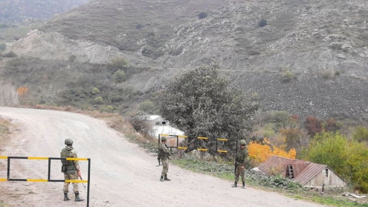 Rusiyalı sülhməramlılar Laçın dəhlizində ilk postu qurdular - Foto