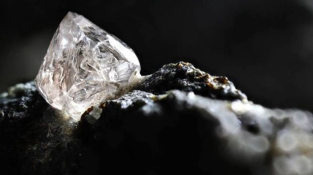 Dünya tarixinin ən böyük almazlarından biri tapıldı