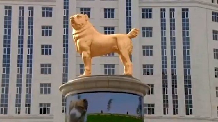 Türkmənistan prezidenti itinə heykəl ucaltdı - Foto