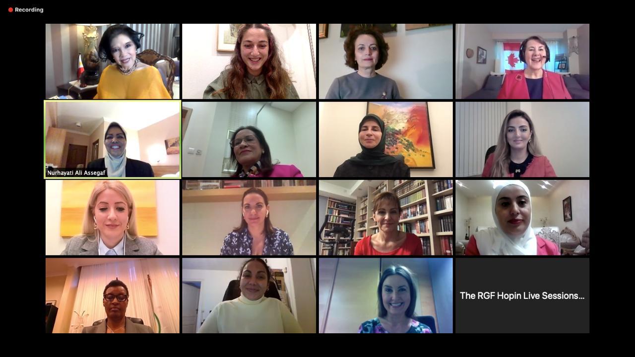 Uzun illər köçkün həyatı sürən qadınlarımızın məsələsi beynəlxalq forumda müzakirə olunub