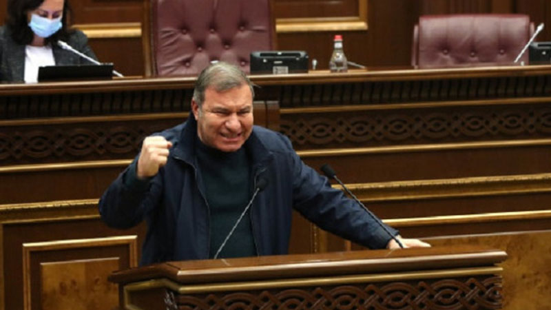 “Paşinyan dərhal getməlidir, məğlub lider danışıqlar apara bilməz” - Melkumyan