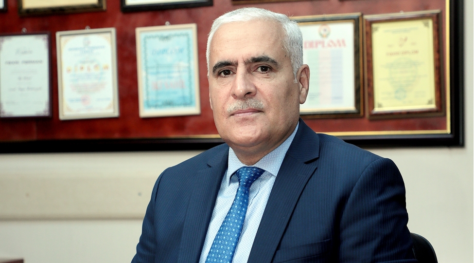 Vüqar Rəhimzadə: Xalq ona qələbə hisslərini yaşadan Ali Baş Komandana öz sevgisini nümayiş etdirir