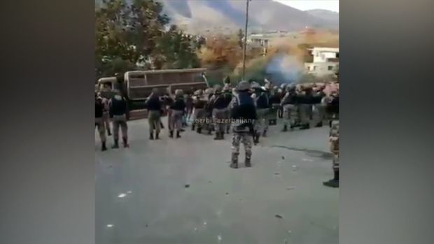 Военнослужаших из Нахчывана проводили домой на фоне залпов из орудий – ВИДЕО