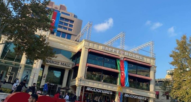 “Torqovaya”da “bespredel” - “Nərgiz” TM-nin üstündə tikinti aparmağa kim icazə verib?..