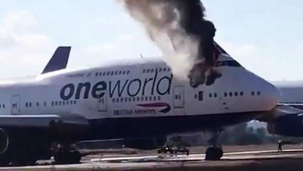 İspaniyada aeroportda ikimərtəbəli sərnişin təyyarəsi alovlara büründü - VİDEO