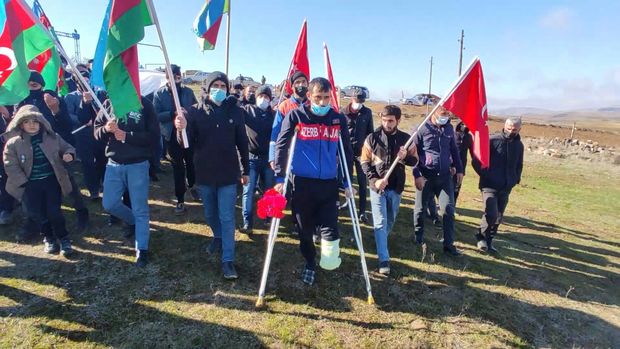 Qobustan Vətən Müharibəsi qazisini coşqu ilə qarşıladı - VİDEO