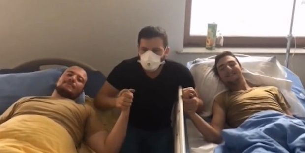 Герои боев за Шушу: Я нес на спине раненого брата, не чувствуя боли - ВИДЕО