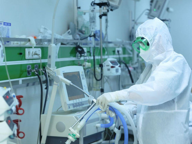 Koronavirusa yoluxan gənclərin bir çoxunda da ağırlaşma müşahidə edilir - TƏBİB