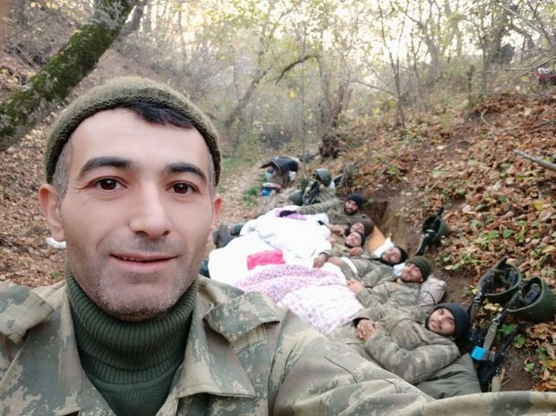 SOCAR-ın müharibədə iştirak edən əməkdaşı: “Anam Vətənimdir və canımı qurban verməyə hazıram” - FOTO