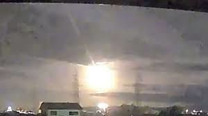 Над Японией пролетел огромный светящийся шар - ВИДЕО