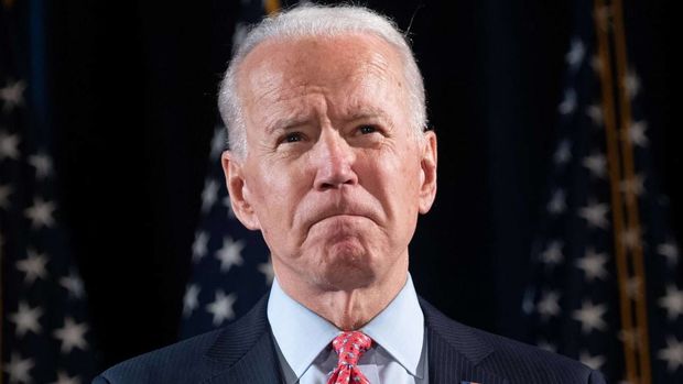 Байден получил травму, играя со своей собакой