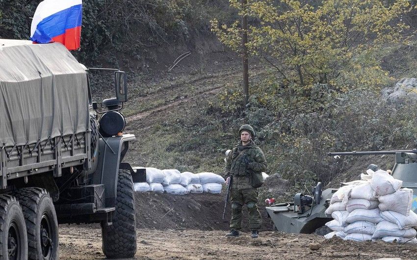 Rusiya sülhməramlıları Laçında erməni bayrağını çıxardılar