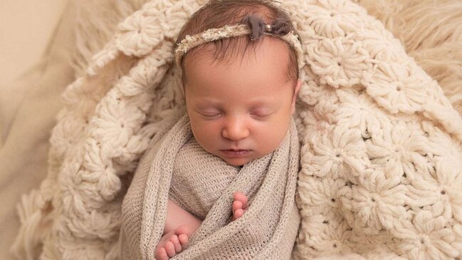 28 yaşlı qadın 27 il öncə mayalanan uşağı dünyaya gətirdi - FOTO-VİDEO