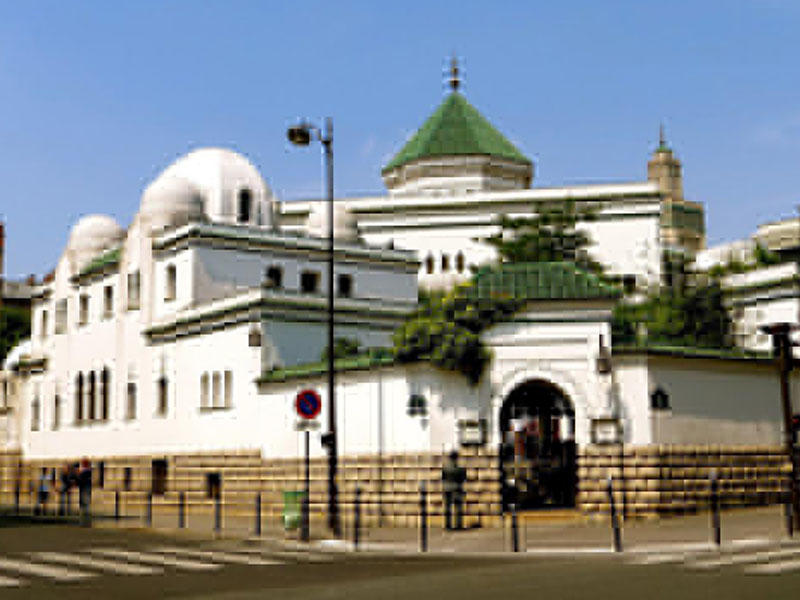 Fransada 76 məsciddə axtarış, çoxu bağlanacaq