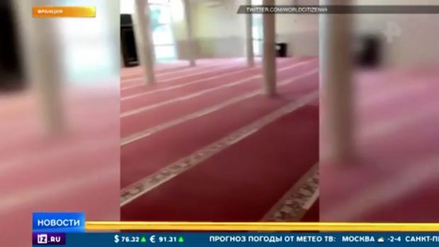 Во Франции вандалы осквернили мечеть - ВИДЕО