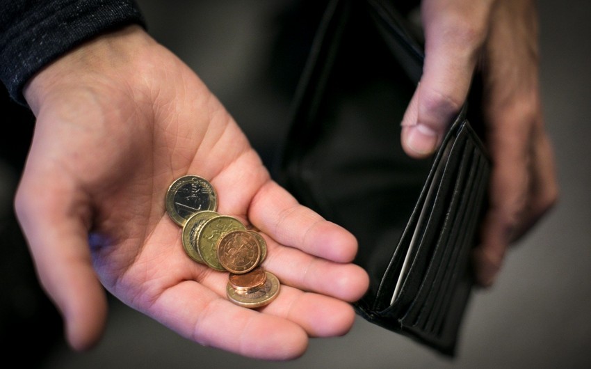 Dünya Bankı: Yoxsulluq həddində yaşayan insanların sayı artacaq