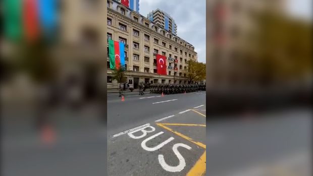 İki qardaş ölkənin qəhrəmanları bir meydanda - VİDEO