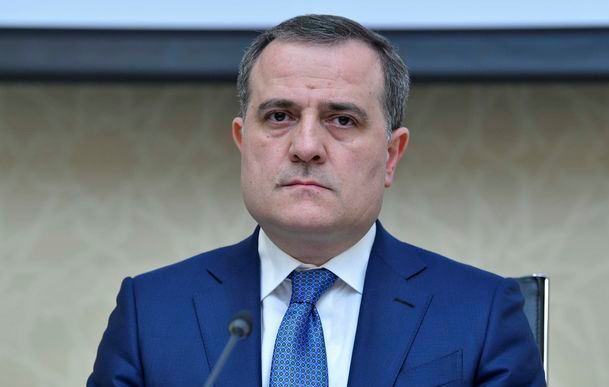 Azərbaycanın XİN rəhbəri Tehrana getdi