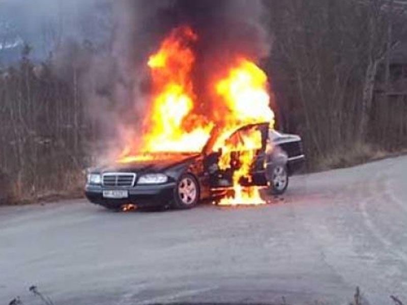 Yerevanda bank direktorunun avtomobili partladıldı