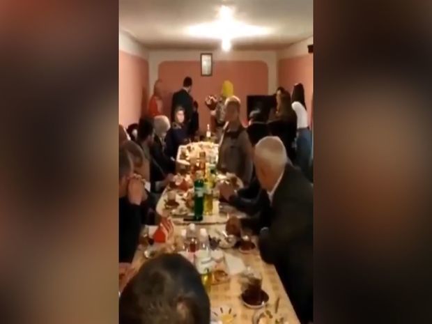 В Гарадаском районе оштрафованы лица, проводившие церемонию помолвки – ВИДЕО