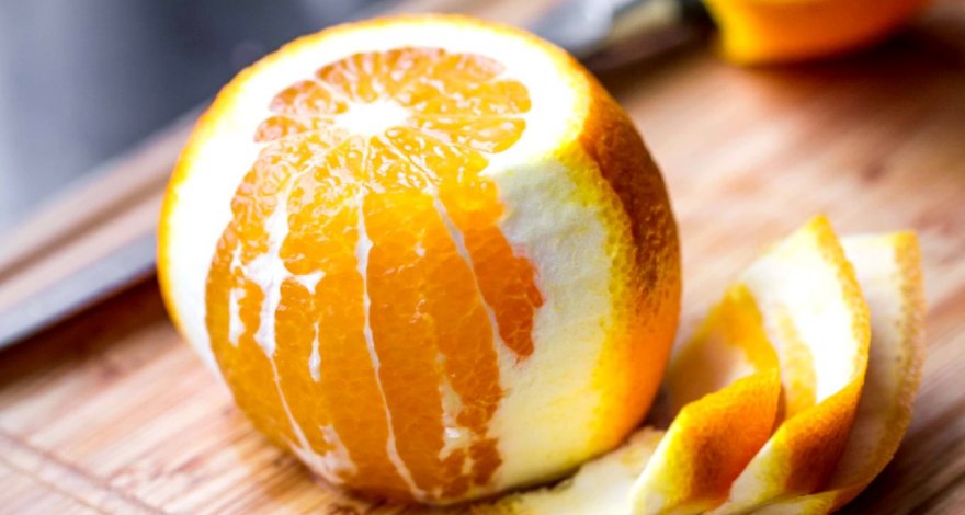 Ученые научились делать пластик из кожуры апельсинов и остатков свеклы