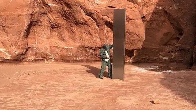 Bir çox ölkədə peyda olan metal sütunun SİRRİ AÇILDI - FOTO