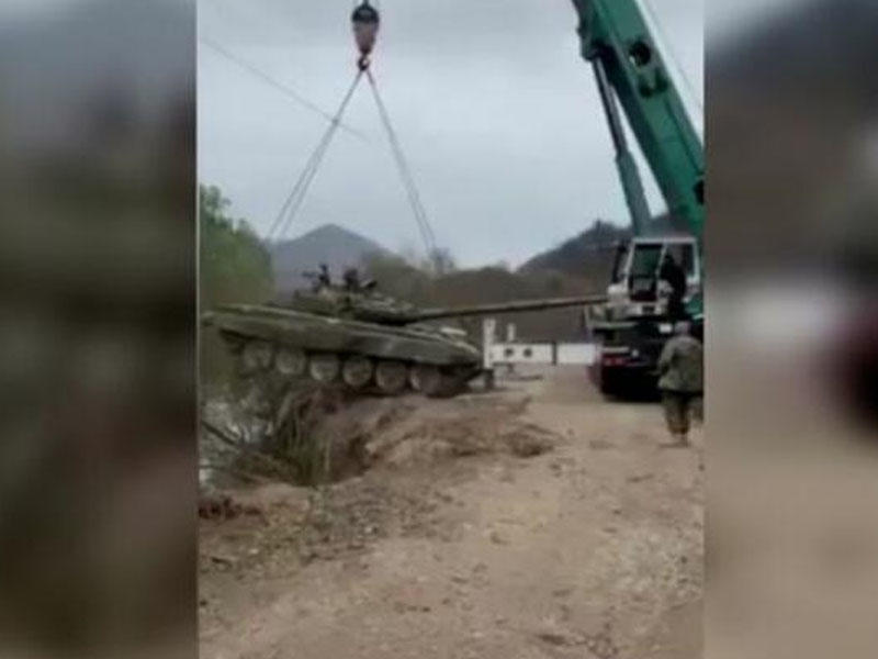 Ermənilərin qoyub qaçdıqları tank dərədən belə çıxarıldı - VİDEO