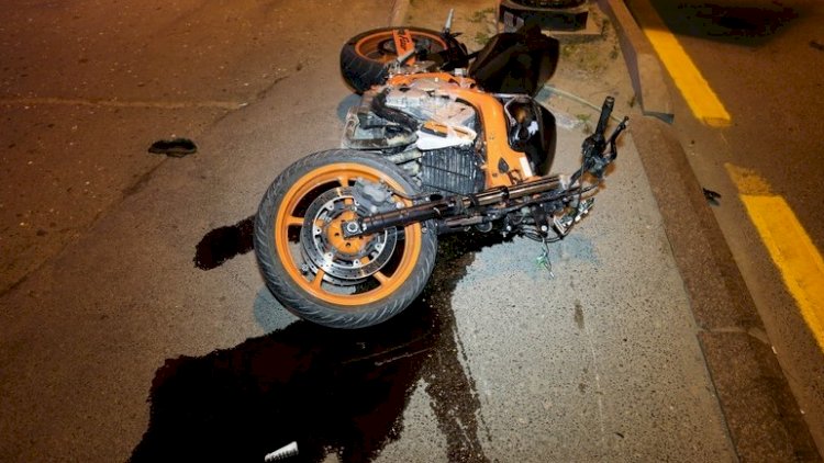 Yasamalda motosiklet avtomobilə çırpıldı, xəsarət alan var