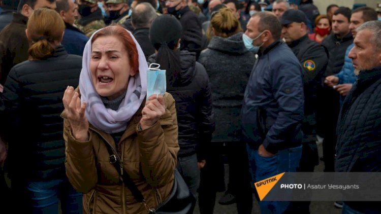 Arutunyan itkin hərbçilərin qohumlarını sakitləşdirdi