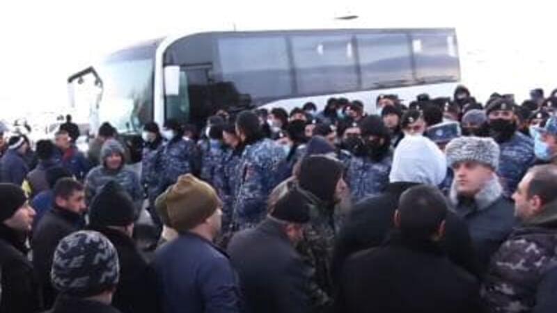 Gorusda toqquşmalar başladı: Polis zor tətbiq edir - VİDEO