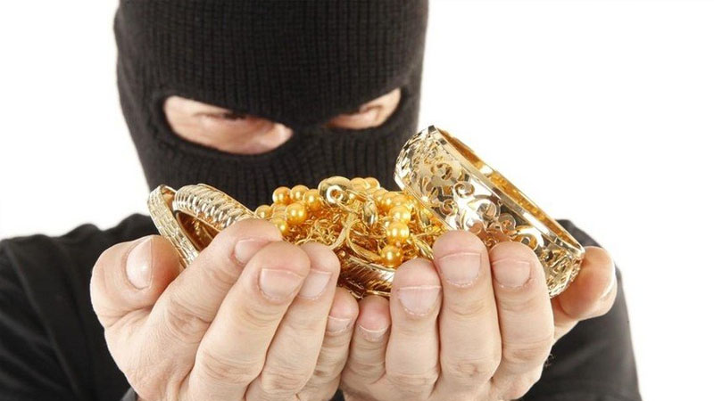 Vətən müharibəsi qazisinin evindən oğurluq edildi (FOTOLAR)