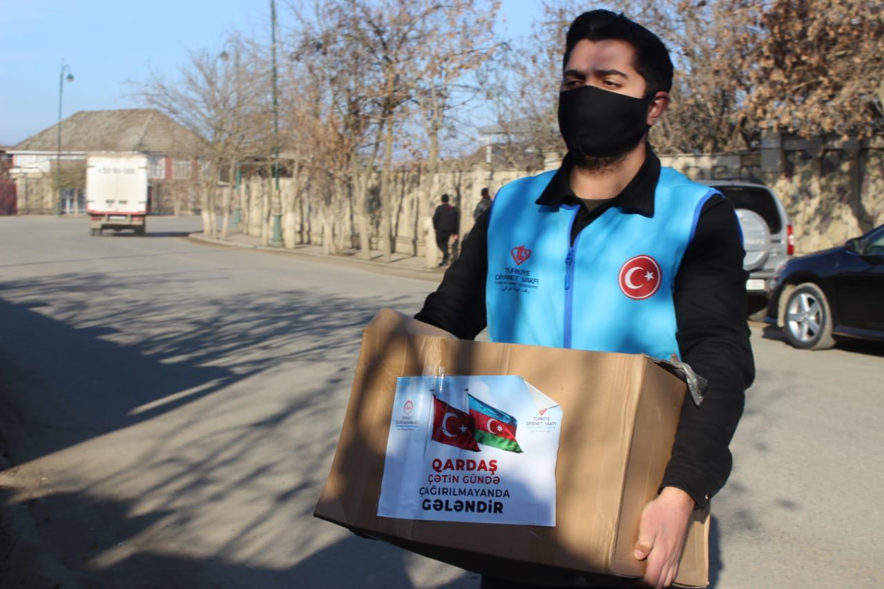 Biləsuvarda qazi ailələri ziyarət edilir - FOTOLAR