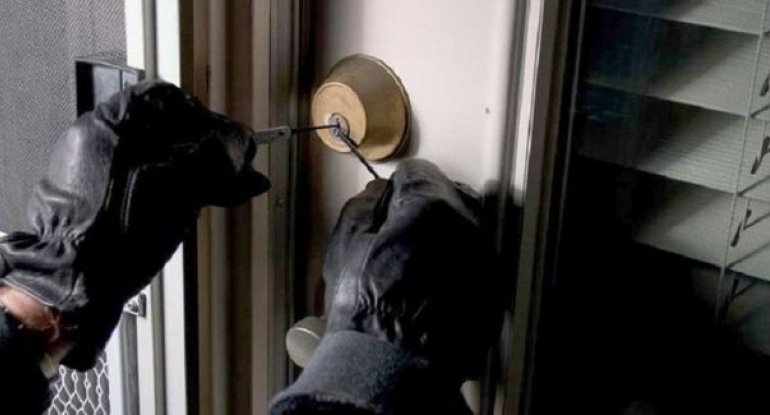 Test vermək adı ilə qonşusunu xəstəxanaya çağırıb evini soydu