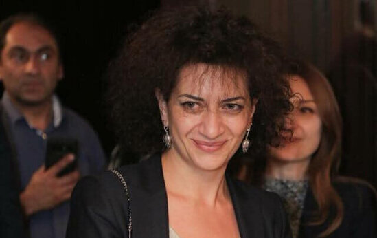 Paşinyanın arvadı ölən əsgərin evinə GÖRÜN NECƏ GİRDİ - FOTO