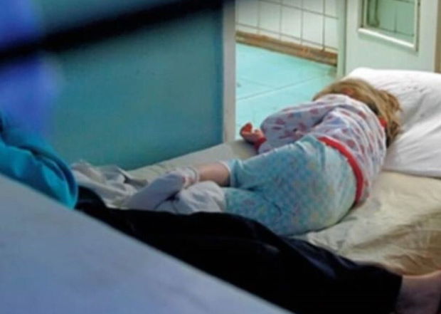 Bağçada kütləvi zəhərlənən uşaqların xəstəxanadan görüntüləri yayılıb - VİDEO