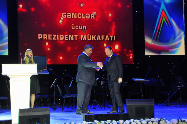 2020-ci ildə 10 nəfərə Gənclər üçün Prezident Mükafatı təqdim olunub