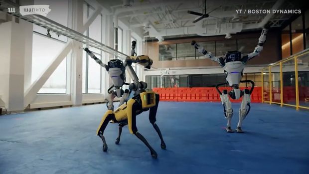 Robotların möhtəşəm rəqsi görənləri heyrətə gətirdi - VİDEO