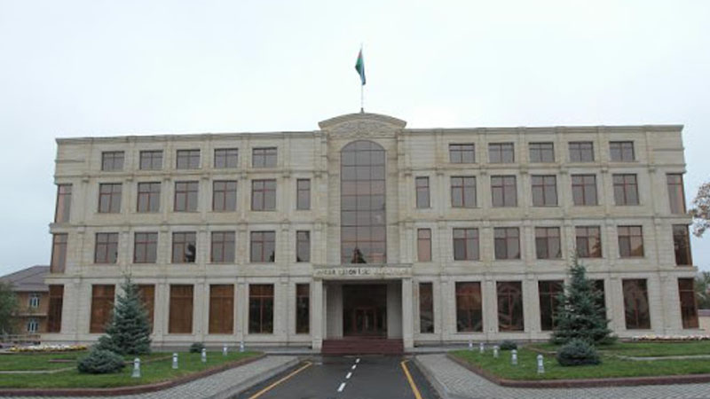 Qusar İH üç aydır şəhid məzarının üstünü niyə düzəltdirmir? - FOTO