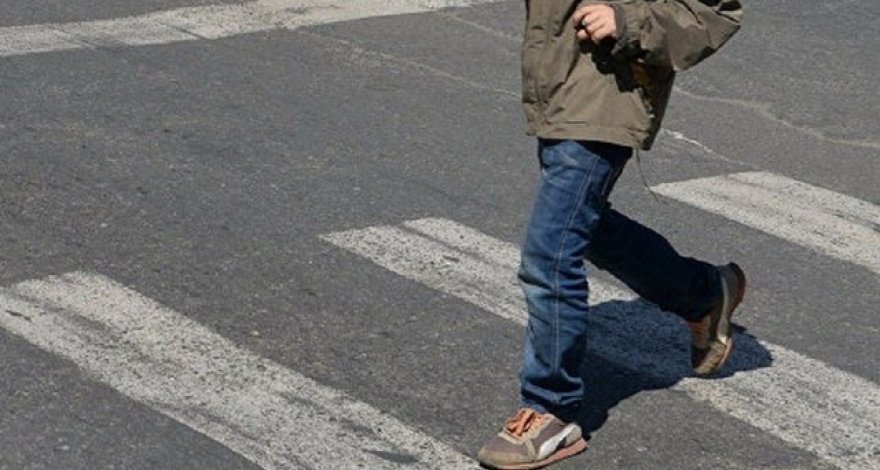 В Мингячевире автомобиль сбил ребенка