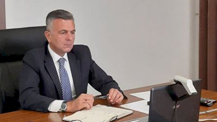 Yeni icra başçısı iki şöbə müdirini işdən çıxardı