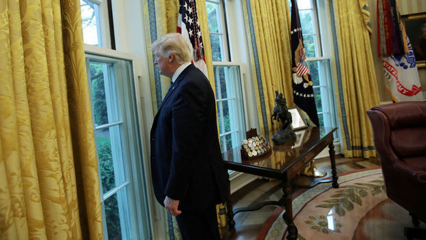 CBS: Члены кабинета Трампа обсуждают возможность его отстранения от власти