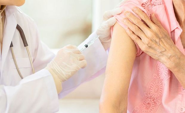 Назван идеальный момент для вакцинации от COVID-19