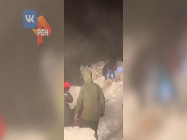 Rusiyada dağ xizək kurortunda qar uçqunu baş verib - VİDEO