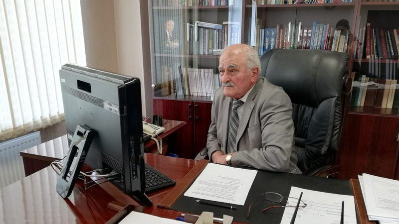 AMEA-da 70 yaşlı akademikin yerinə 80 yaşlı akademik gətirildi